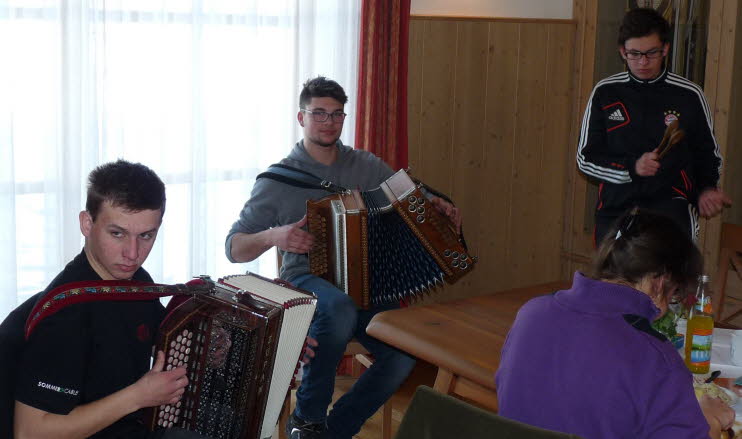 Burghauser Musikanten bei der Siegesfeier